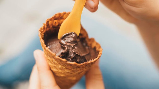Có nên cho trẻ ăn kem thường xuyên vào mùa hè?