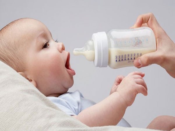 5 loại sữa giúp bé tăng cân được khuyên dùng